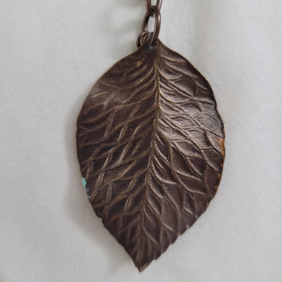 Antique Copper Tone Leaf & 2 Feathers With Patina Look & Antique Gold Tone Chain - Picture 3 of 4